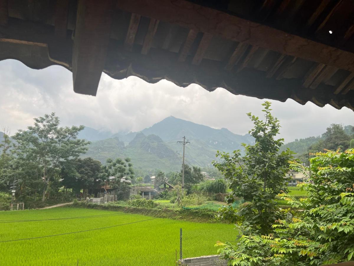 Du Gia Thu'S Homestay Làng Cac Esterno foto