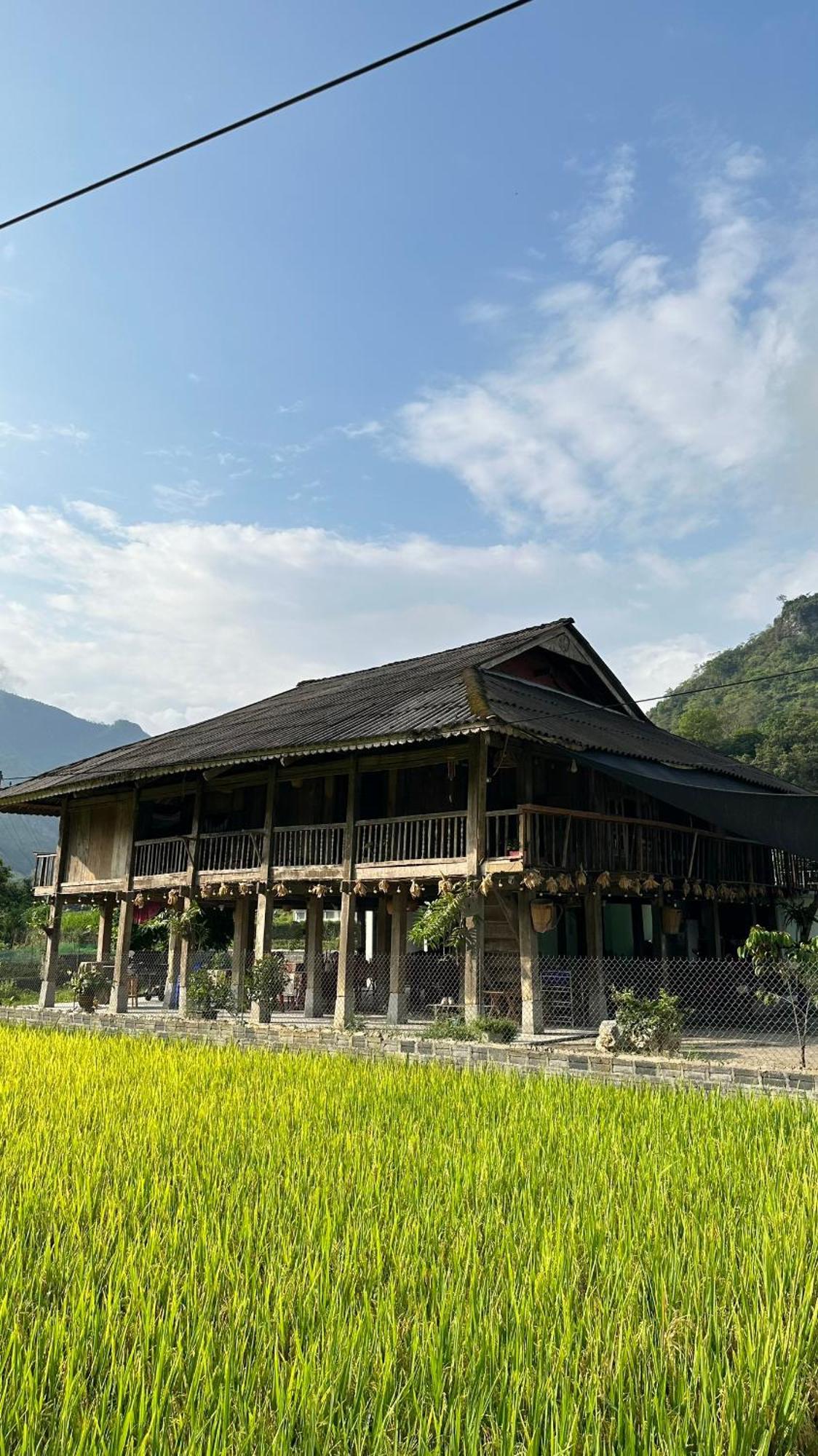 Du Gia Thu'S Homestay Làng Cac Esterno foto
