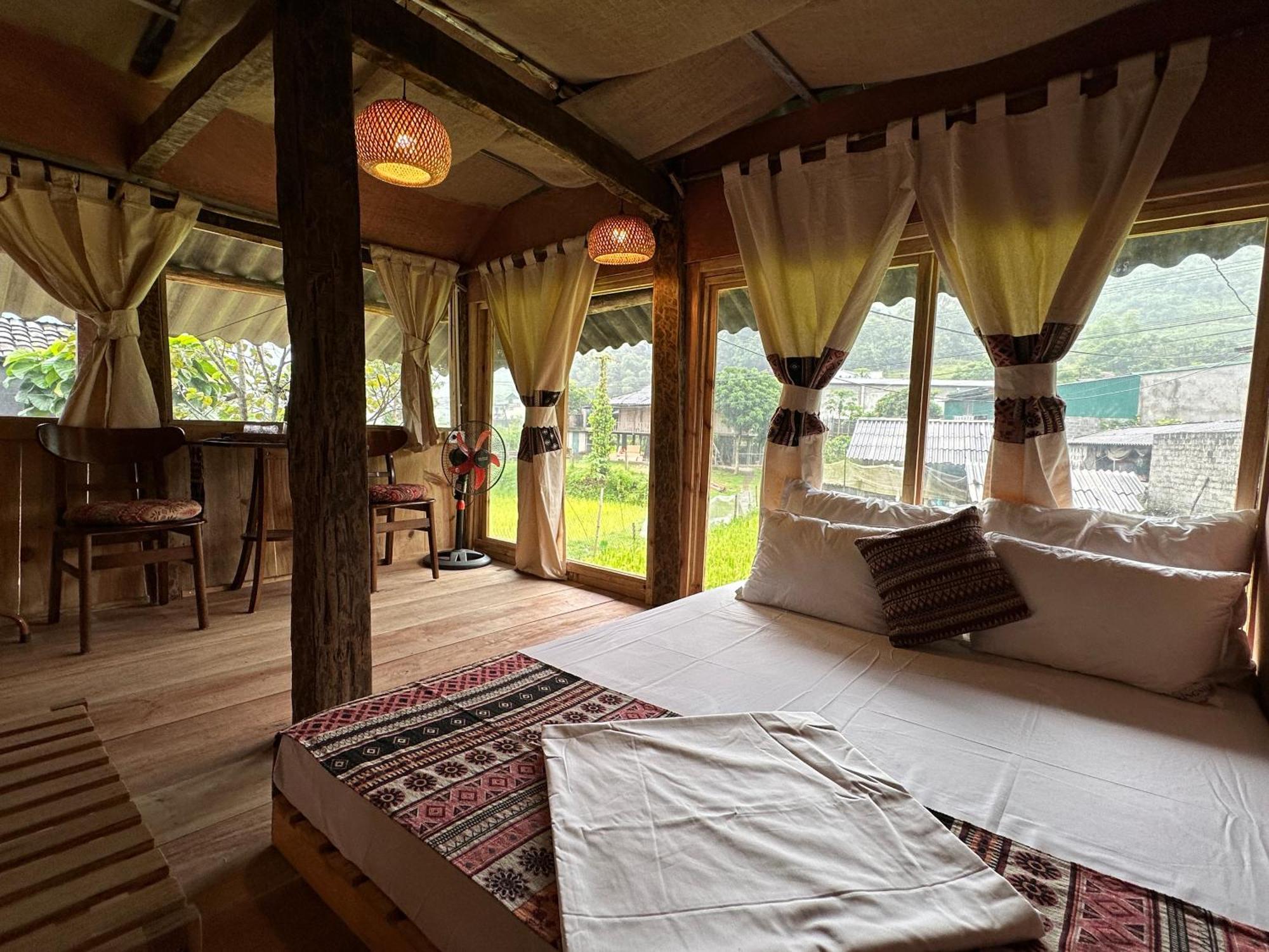 Du Gia Thu'S Homestay Làng Cac Esterno foto